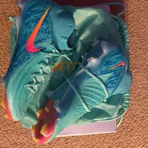 Nike phantom luna lv8 ELITE